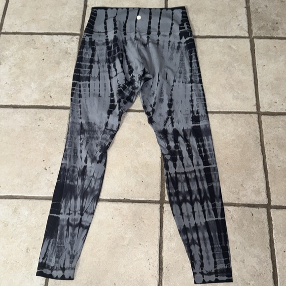 Lululemon - Picture 2 of 5